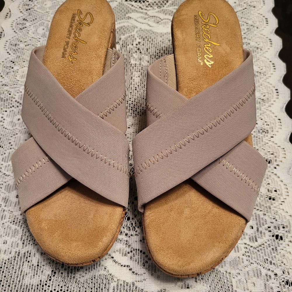 COPY - Sketchers Memory Foam Sandals. Size 8. Color tan.